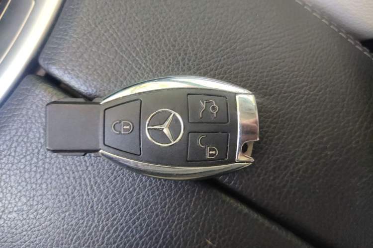 Used Mercedes-Benz C-Class 2015 C 200 L Sport Edition Vehicle Key