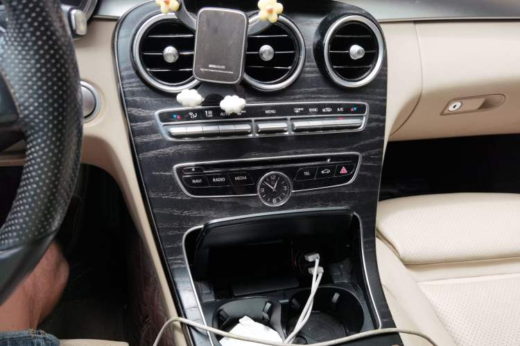 Used Mercedes-Benz C-Class 2016 C 180 L Sport Edition Audio And AC Panel
