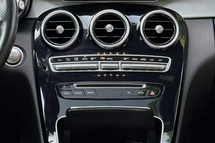 Used Mercedes-Benz C-Class 2016 C 200 Sport Edition Audio And AC Panel