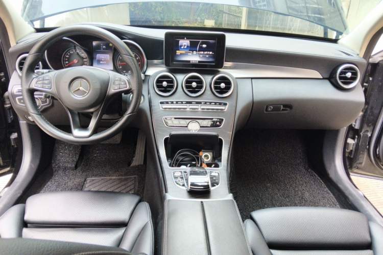 Used Mercedes-Benz C-Class 2016 C 180 L Sport Edition Center Console