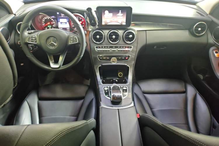 Used Mercedes-Benz C-Class 2016 C 200 L Sport Edition Center Console