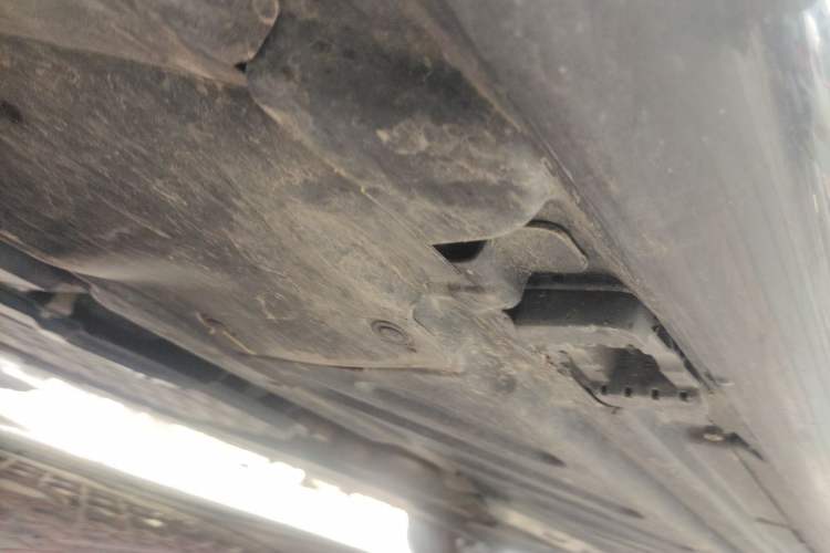 Used Mercedes-Benz C-Class 2016 C 200 L Chassis Front Left