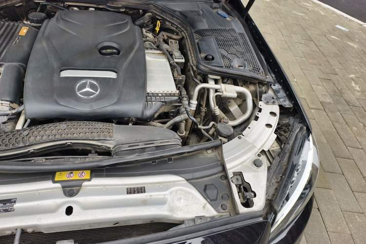 Used Mercedes-Benz C-Class 2016 C 200 L Sport Edition Engine Bay Left