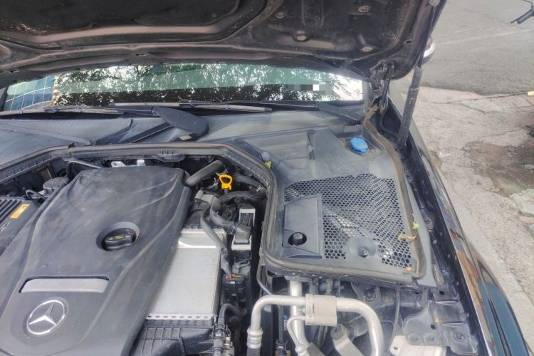 Used Mercedes-Benz C-Class 2016 C 200 L Engine Bay Left