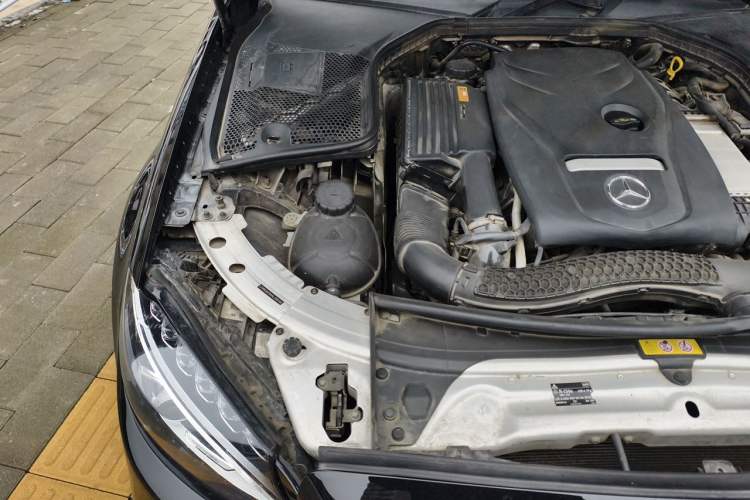 Used Mercedes-Benz C-Class 2016 C 200 L Sport Edition Engine Bay Right