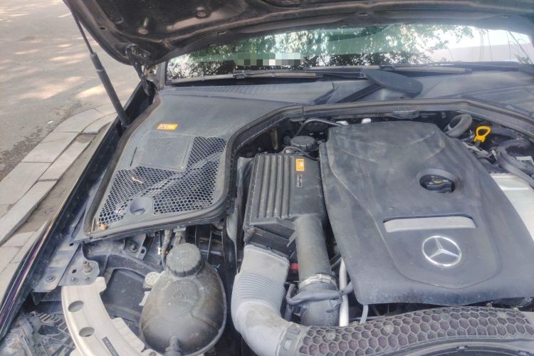 Used Mercedes-Benz C-Class 2016 C 200 L Engine Bay Right