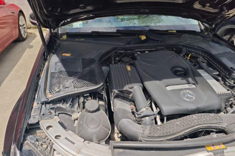Used Mercedes-Benz C-Class 2016 C 200 L Sport Edition Engine Bay Right