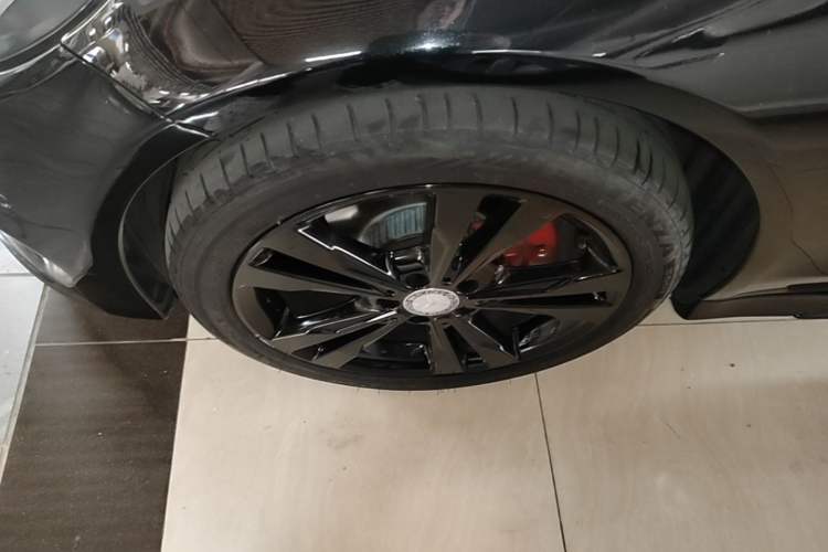 Used Mercedes-Benz C-Class 2016 C 200 L 4MATIC Sport Edition Left Front Wheel Hub