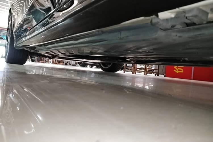 Used Mercedes-Benz C-Class 2016 C 200 L 4MATIC Sport Edition Left Side Sill