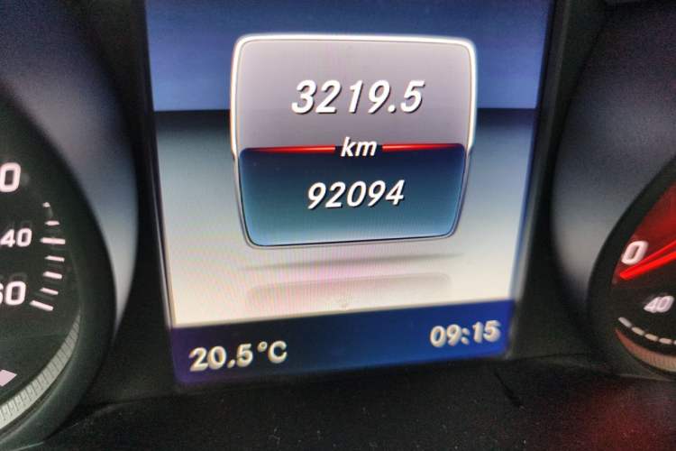 Used Mercedes-Benz C-Class 2016 C 200 L Sport Edition Odometer Close Up