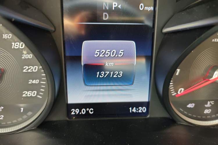 Used Mercedes-Benz C-Class 2016 C 200 L Sport Edition Odometer Close Up