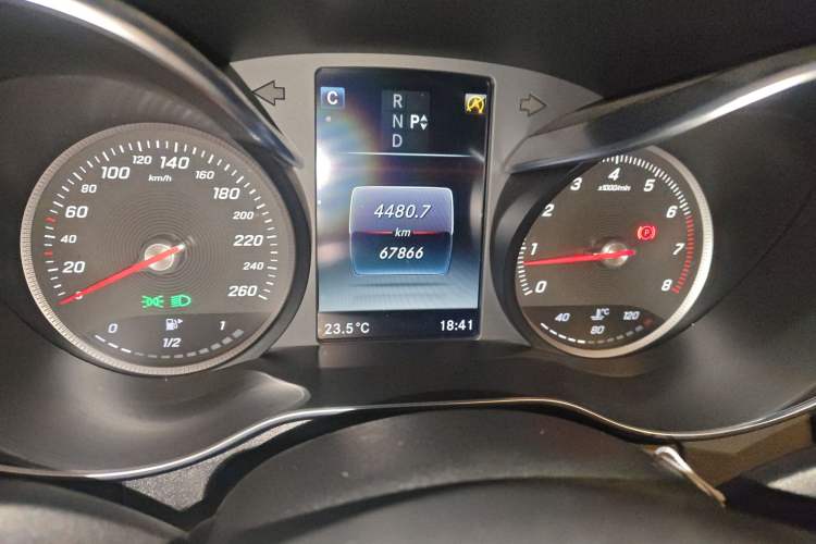 Used Mercedes-Benz C-Class 2016 C 200 Sport Edition Odometer Close Up