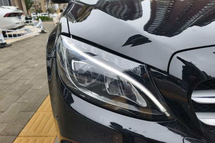 Used Mercedes-Benz C-Class 2016 C 200 L Sport Edition Right Front Headlight