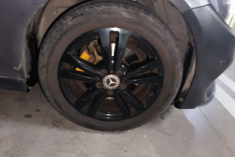 Used Mercedes-Benz C-Class 2016 C 200 Sport Edition Right Front Wheel Hub