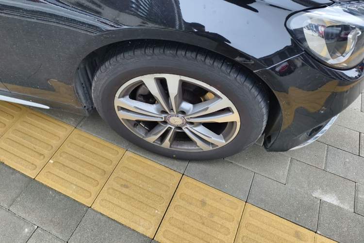 Used Mercedes-Benz C-Class 2016 C 200 L Sport Edition Right Front Wheel Hub