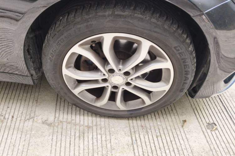 Used Mercedes-Benz C-Class 2016 C 180 L Sport Edition Right Front Wheel Hub