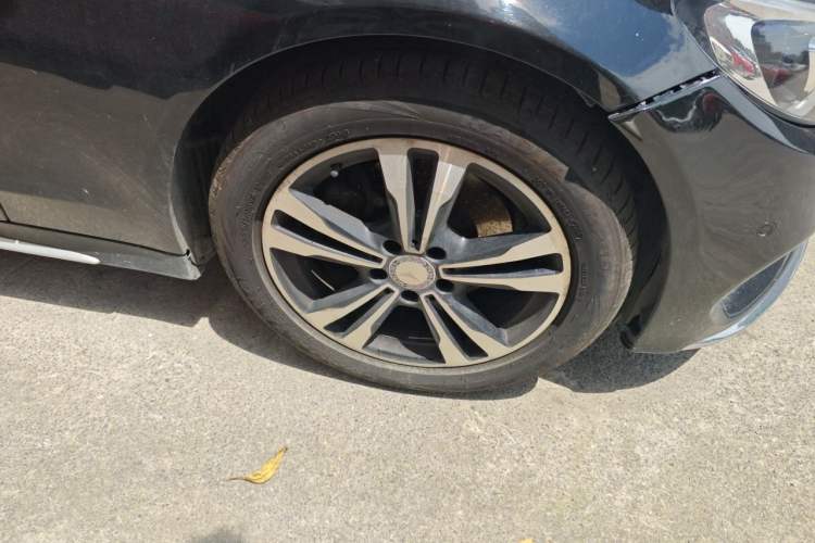 Used Mercedes-Benz C-Class 2016 C 200 L Sport Edition Right Front Wheel Hub