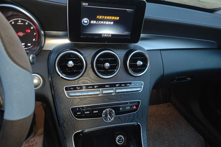Used Mercedes-Benz C-Class 2016 C 180 L Sport Edition Audio And AC Panel