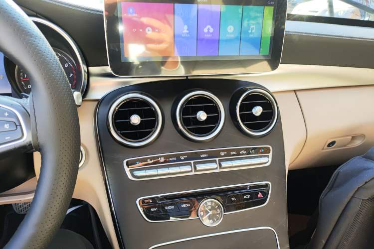 Used Mercedes-Benz C-Class 2016 C 200 L Sport Edition Audio And AC Panel