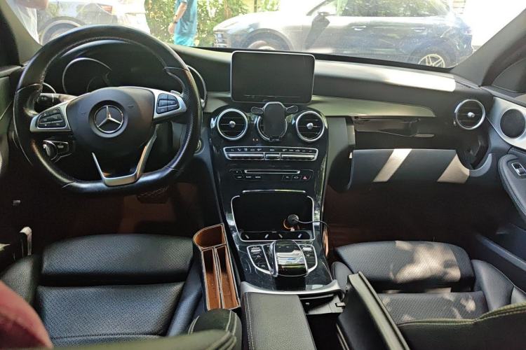 Used Mercedes-Benz C-Class 2016 C 200 Sport Edition Center Console