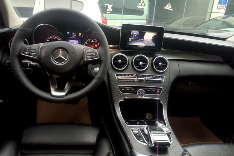 Used Mercedes-Benz C-Class 2016 C 180 L Sport Edition Center Console