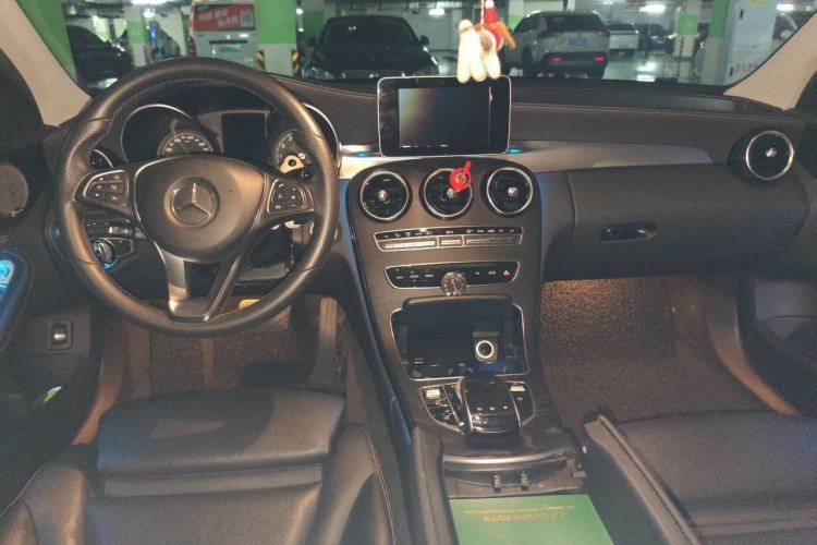 Used Mercedes-Benz C-Class 2016 C 200 L Sport Edition Center Console