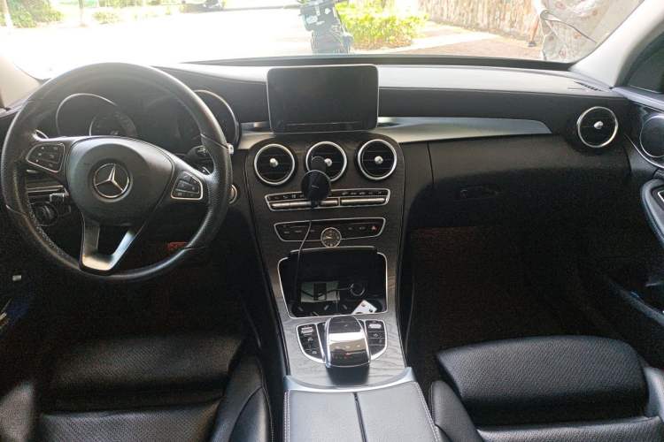 Used Mercedes-Benz C-Class 2016 C 200 L Sport Edition Center Console