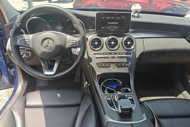 Used Mercedes-Benz C-Class 2016 C 200 L Sport Edition Center Console