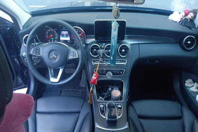 Used Mercedes-Benz C-Class 2016 C 200 L Sport Edition Center Console