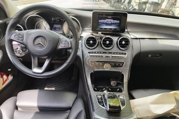 Used Mercedes-Benz C-Class 2016 C 200 L Sport Edition Center Console