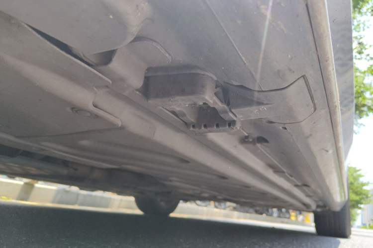 Used Mercedes-Benz C-Class 2016 C 200 L Sport Edition Chassis Front Left