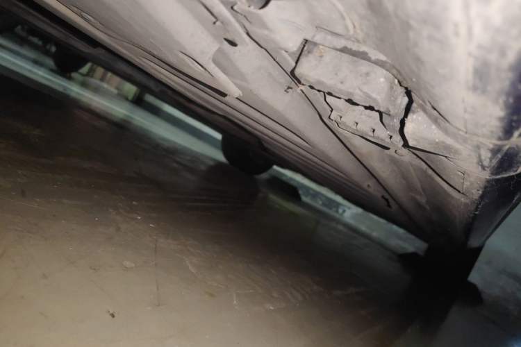Used Mercedes-Benz C-Class 2016 C 200 Sport Edition Chassis Front Left