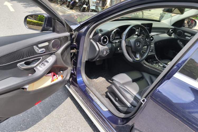 Used Mercedes-Benz C-Class 2016 C 200 L Sport Edition Driver Seat