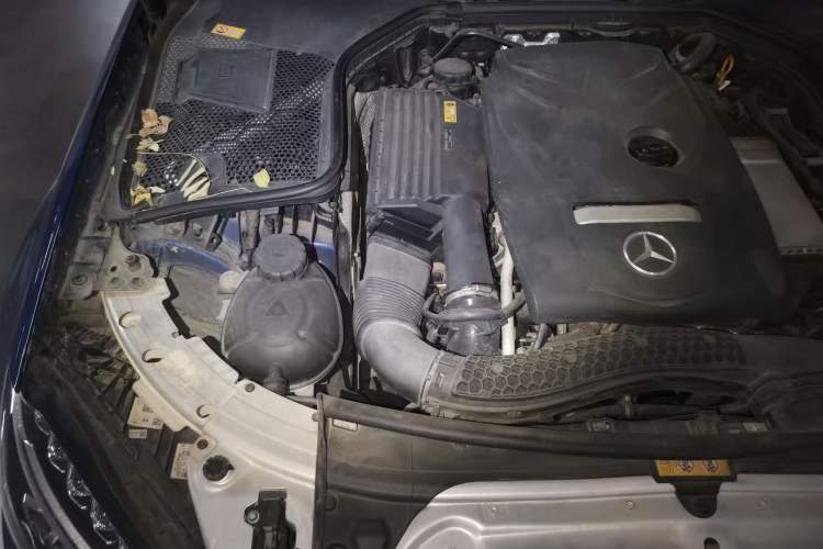 Used Mercedes-Benz C-Class 2016 C 200 L Sport Edition Engine Bay Right