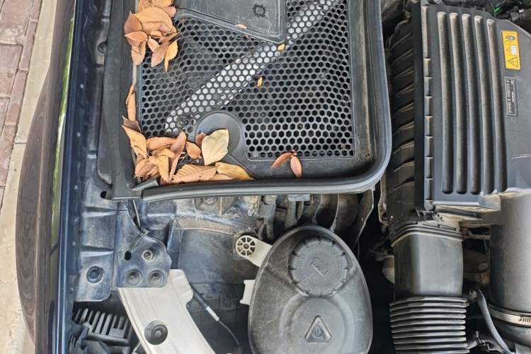 Used Mercedes-Benz C-Class 2016 C 200 L Sport Edition Engine Bay Right