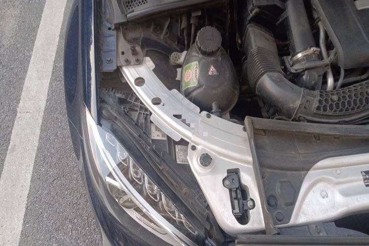 Used Mercedes-Benz C-Class 2016 C 200 L Sport Edition Engine Bay Right