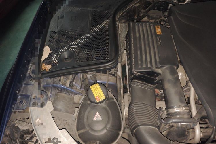 Used Mercedes-Benz C-Class 2016 C 200 L Sport Edition Engine Bay Right