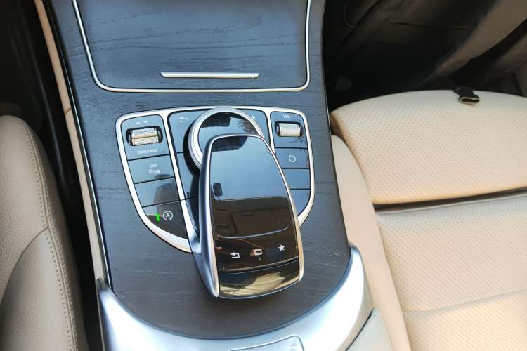 Used Mercedes-Benz C-Class 2016 C 200 L Sport Edition Gear Lever