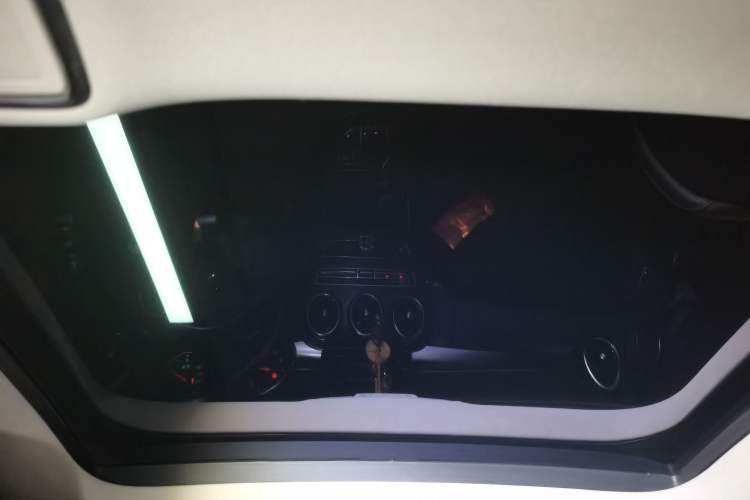 Used Mercedes-Benz C-Class 2016 C 200 L Sport Edition Headliner
