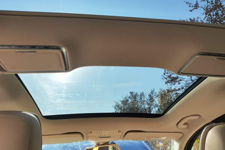 Used Mercedes-Benz C-Class 2016 C 200 L Sport Edition Headliner