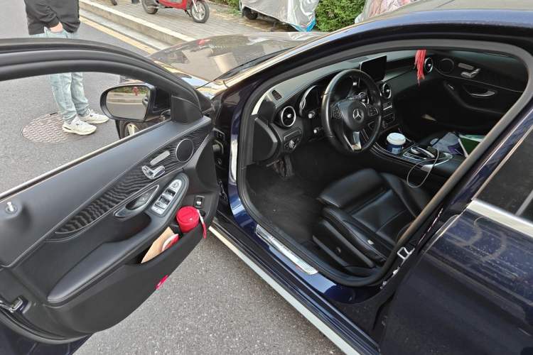Used Mercedes-Benz C-Class 2016 C 200 L Sport Edition Interior 3