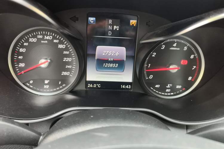 Used Mercedes-Benz C-Class 2016 C 200 L Sport Edition Odometer Close Up