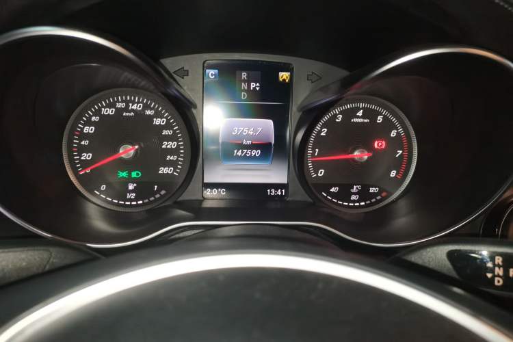 Used Mercedes-Benz C-Class 2016 C 200 L Sport Edition Odometer Close Up