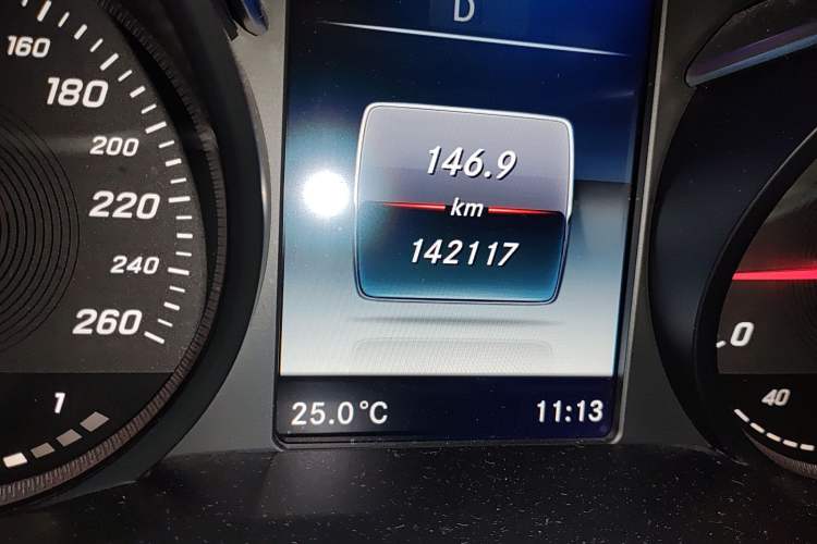 Used Mercedes-Benz C-Class 2016 C 200 L Sport Edition Odometer Close Up