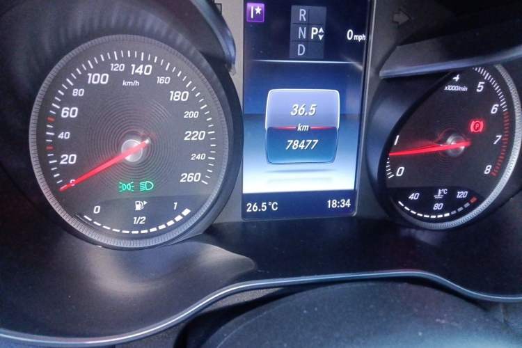Used Mercedes-Benz C-Class 2016 C 200 L Sport Edition Odometer Close Up