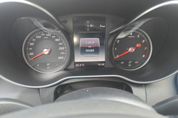 Used Mercedes-Benz C-Class 2016 C 200 L Sport Edition Odometer Close Up