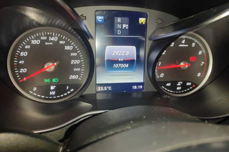 Used Mercedes-Benz C-Class 2016 C 200 Sport Edition Odometer Close Up