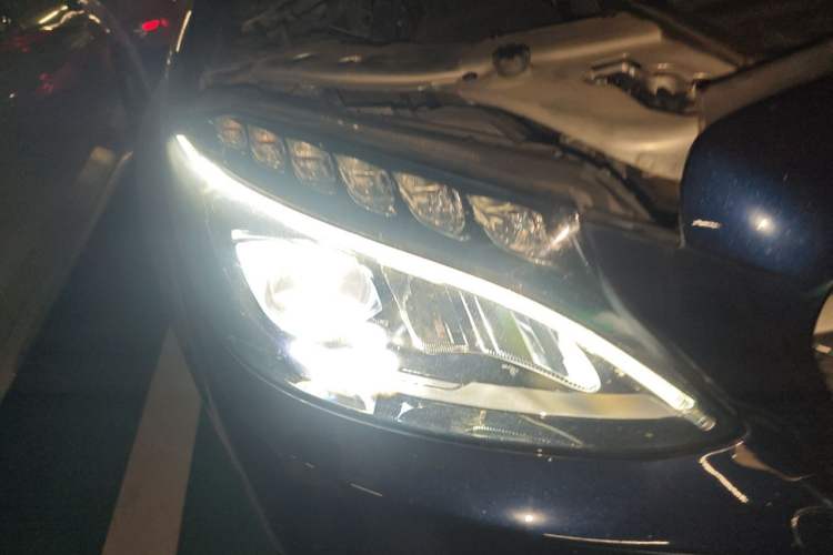 Used Mercedes-Benz C-Class 2016 C 200 L Sport Edition Right Front Headlight