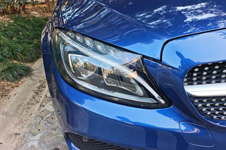 Used Mercedes-Benz C-Class 2016 C 200 Coupe Right Front Headlight