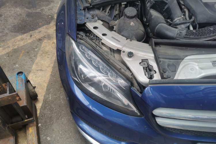 Used Mercedes-Benz C-Class 2016 C 200 L Sport Edition Right Front Headlight